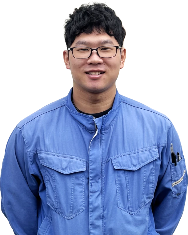 作業服を着用した社員のポートレート写真